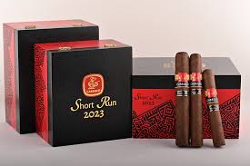EP CARRILLO SHORT RUN 2023 ROBUSTO 5X50  (24)