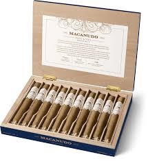 MACANUDO ESTATE RESERVE FLINT KNOLL NO.2 TORO  (10)