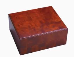 JC NEWMAN CRAFTSMAN'S BENCH HIGHLANDER HUMIDOR  