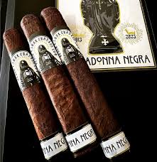 BLACK LABEL LA MADONNA NEGRA CORONA GORDA