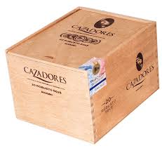 LA AURORA CAZADORES TORO 50X6 (20)