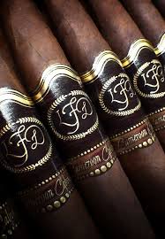 LFD CAMEROON CABINET NO.5 (24) LA FLOR DOMINICANA