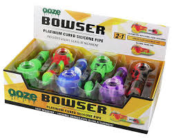 OOZE BOWSER PLATINUM CURED SILICON PIPE BLUE/WHITE