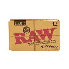 RAW ROLLING PAPERS CLASSIC ARTESANO 1 1/4 SIZE